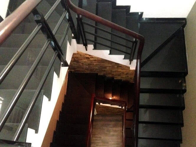 ốp cầu thang