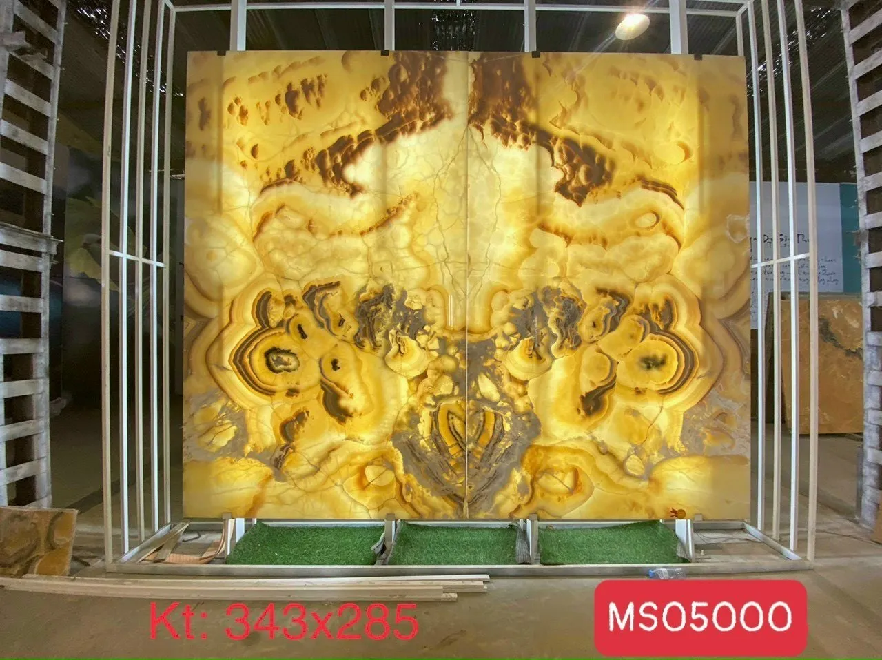 Tranh Đá Đối Xứng Onyx Xuyên Sáng Ốp Tường Màu Vàng 003