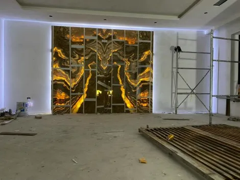 Tranh Đá Đối Xứng Onyx Xuyên Sáng Ốp Tường Màu Xanh Rêu