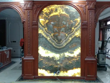 Tranh Đá Đối Xúng Onyx Xuyên Sáng Ốp Tường Màu Vàng Nâu 004