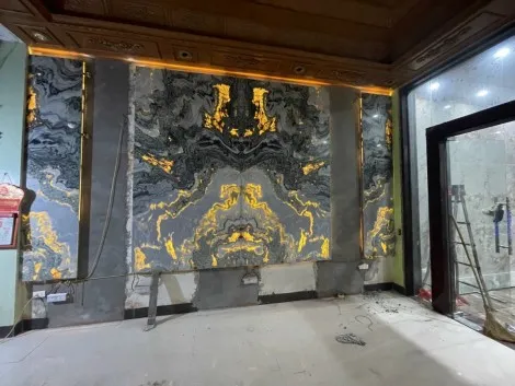 Tranh Đá Đối Xứng Onyx Xuyên Sáng Ốp Tường Màu Đen