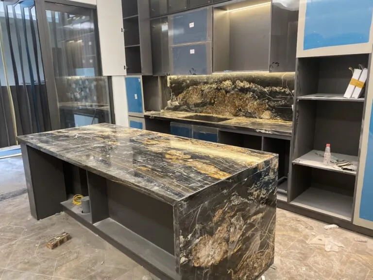 granite mạnh mẽ