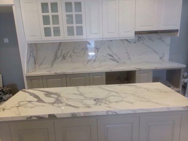 Đá Marble ốp tường bếp