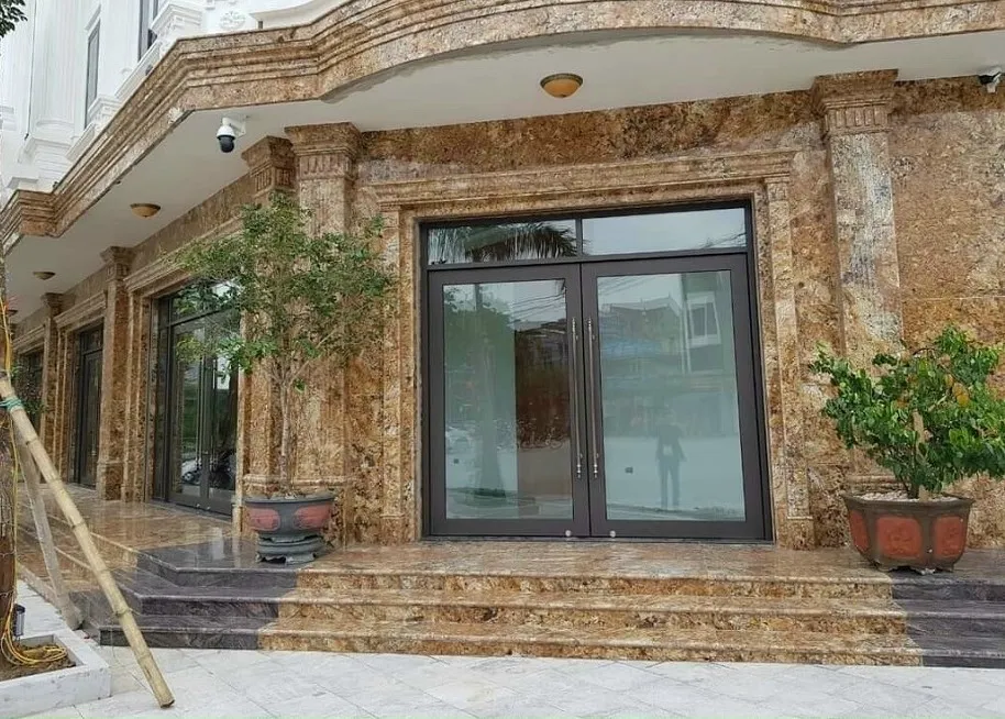 Đá tự nhiênGranite ốp mặt tiền