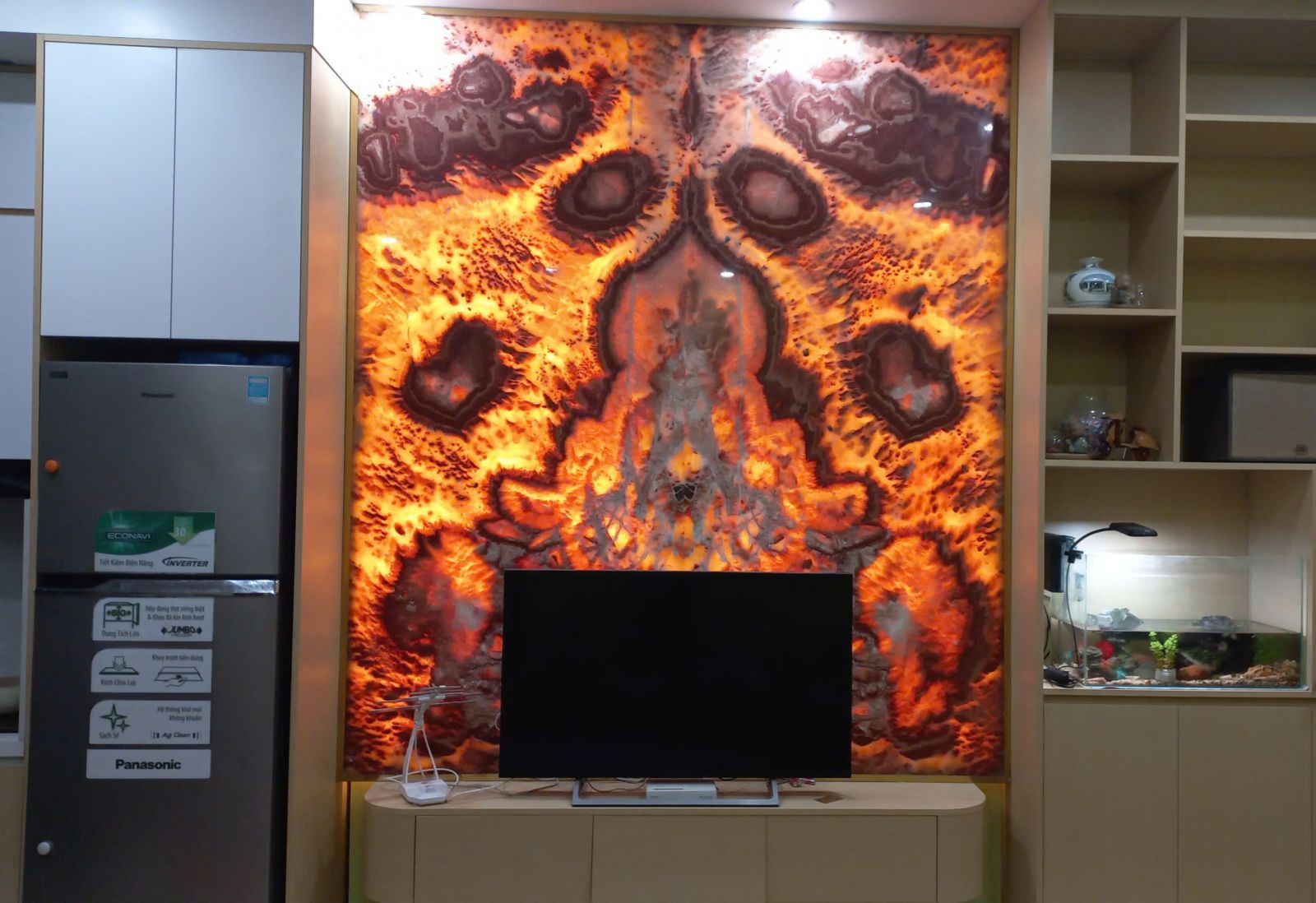 hình ảnh tranh đá xuyên sáng màu đỏ