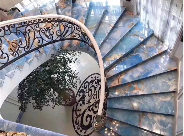 đá xanh onyx ốp cầu thang