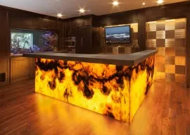Đá xuyên sáng onyx mang đến đẳng cấp và sang trọng cho không gian