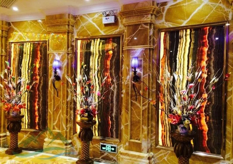 Tranh đá tự nhiên xuyên sáng