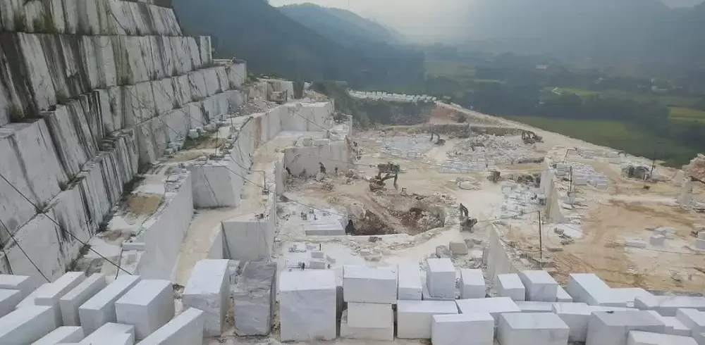 Mỏ tranh đá tự nhiên