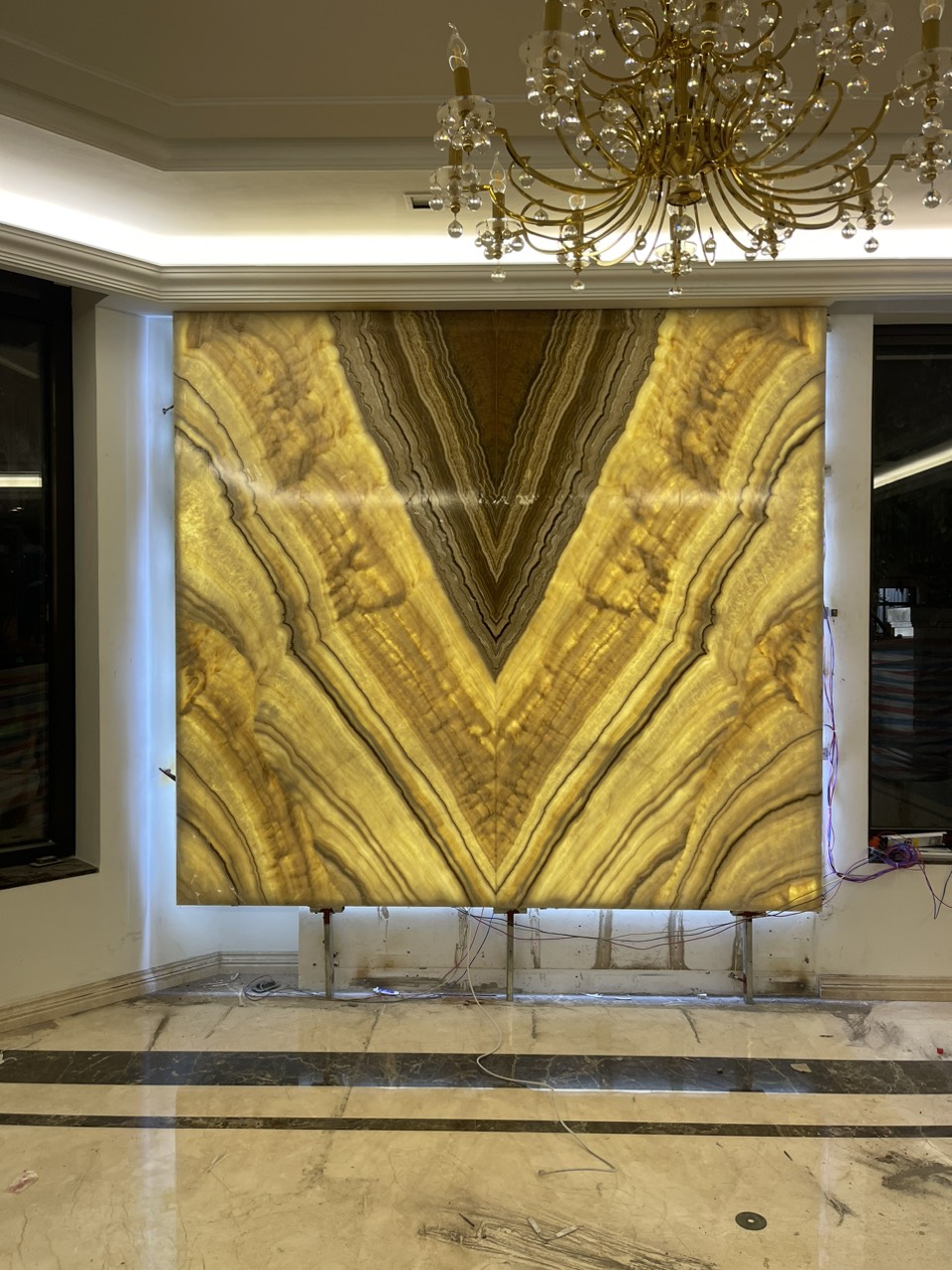 Thi Công Tranh Đá Onyx Xuyên Sáng Tại Căn Hộ Mr Trọng Green bay - Hà Nội