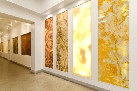 Báo giá tranh đá xuyên sáng theo khu vực lắp đặt 2025