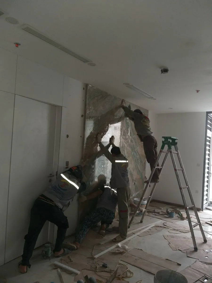 Tranh đá đối xứng được căn chỉnh